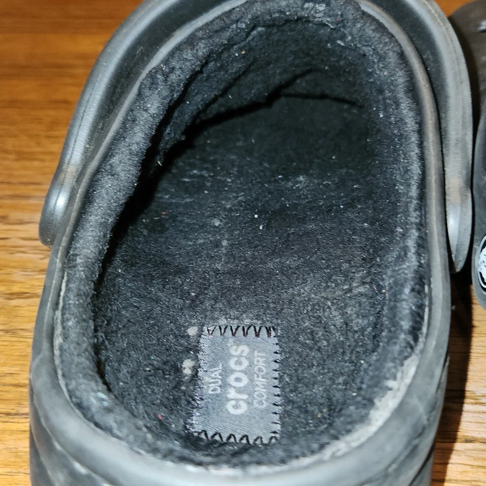 Black Crocs Size M6 W8